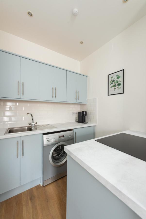 Lovely 1-Bedroom Apartment In เอดินบะระ ภายนอก รูปภาพ